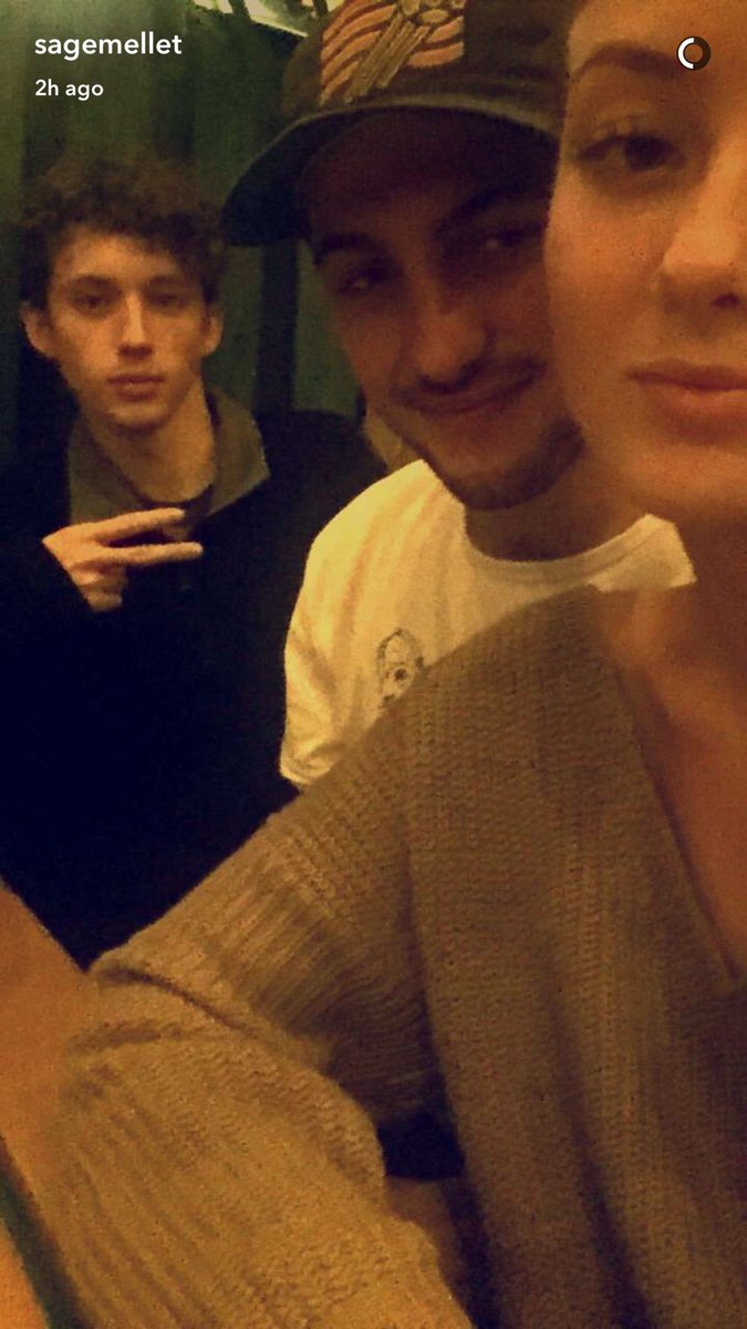 TS__Updates's tweet photo. #TSUD
Troye en el snapchat de Sagey
(sageybabey) https://t.co/SR9G0BpKV1