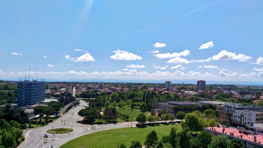 TSSplitScreen's tweet photo. Inquadrature last minute
#TheSplitScreen #skyline #clouds #bluesky https://t.co/nC7HZ8oGaX