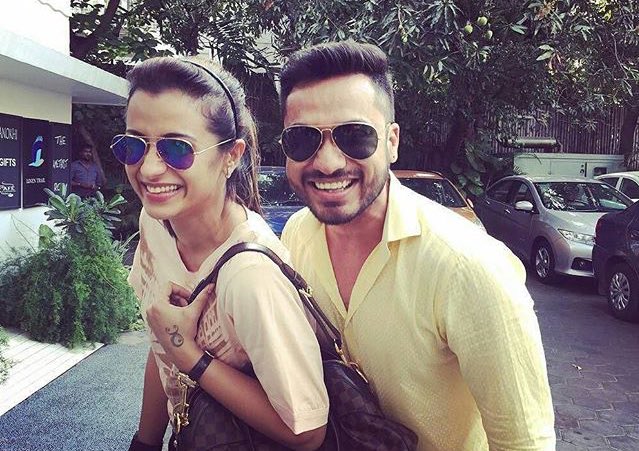 C9nZGn_XYAEXWr0?format=jpg&name=small