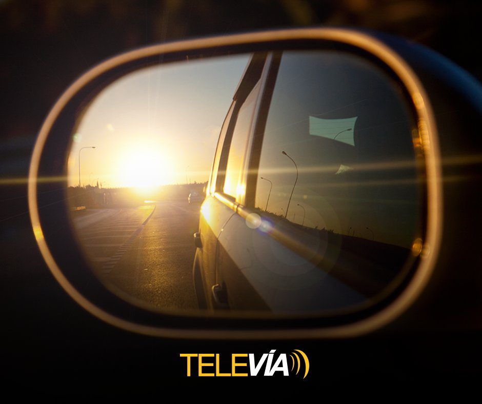 TagTeleVia's tweet image. Cuando conduces identifica puntos ciegos inclinándote hacia adelante para ver más en tu espejo retrovisor. #TAGTeleVía #Tips #Cultura_Vial