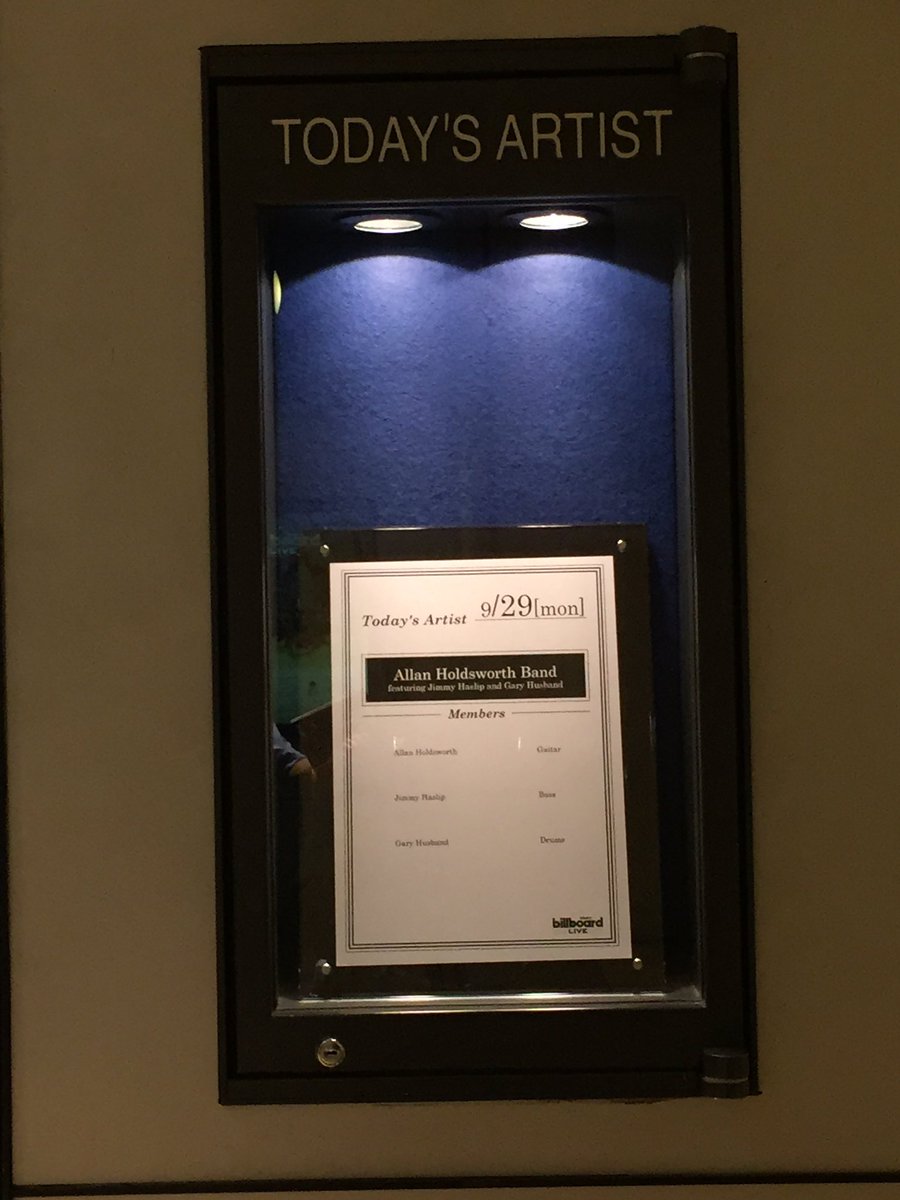 kei_logic's tweet photo. RIP. AllanHoldsworth.
  #AllanHoldsworth 
Live at Osaka,Japan at 29/9/2014. https://t.co/dPAW1qJCRj