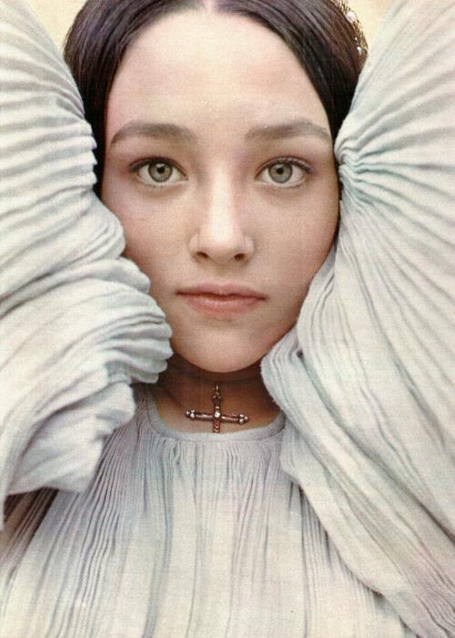 Happy birthday to the essence of knock-you-over movie star glitter magic, Olivia Hussey. 