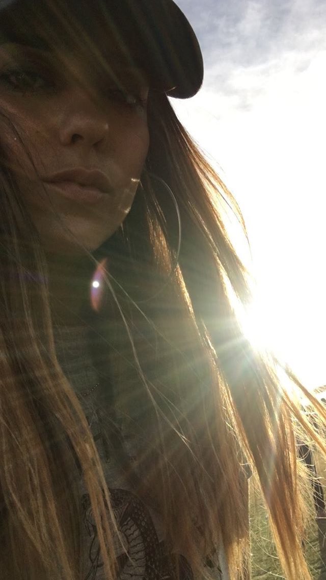 SernaFans's tweet photo. Can we take a moment to appreciate this? 💖✨ #HMLovesCoachella #Coachella #VivianaSerna #SernaFans https://t.co/fnKhjpUR7W