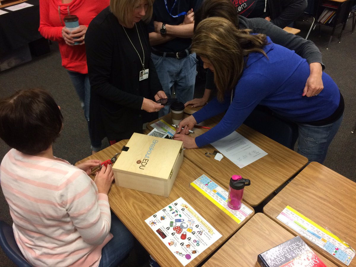 Mikki_Brooks17's tweet image. Love seeing Ts use 21st Century skills to do a @breakoutEDU #kpslearning #breakoutedu #educoach