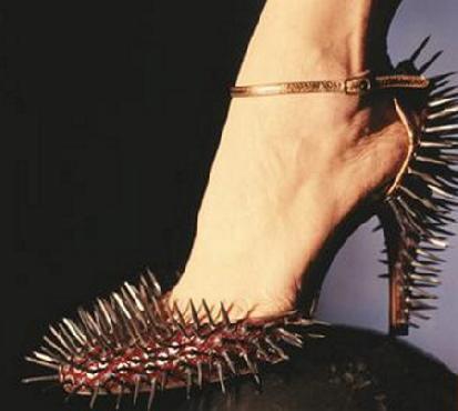 RidChronicles's tweet photo. Top 10 Most Common Shoes Women Wear! https://t.co/NAwb2cyHQo https://t.co/u0oai7ZNB4