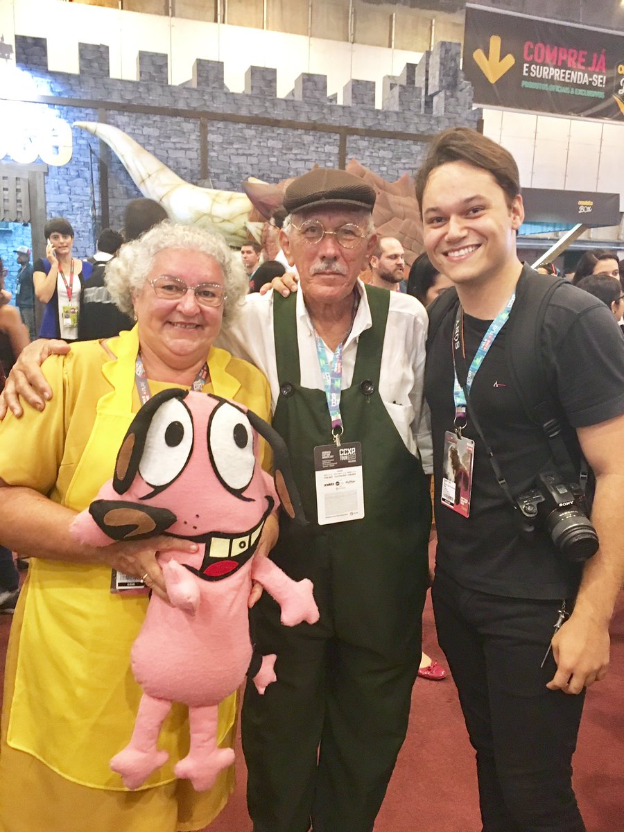 WellissonDavid's tweet photo. Maior amorzinho 👏🏻😂😍 #nostalgia #CCXPTour #CCXPTourNordeste #Muriel #Eustacio #Coragem https://t.co/fvMEAZhuUG