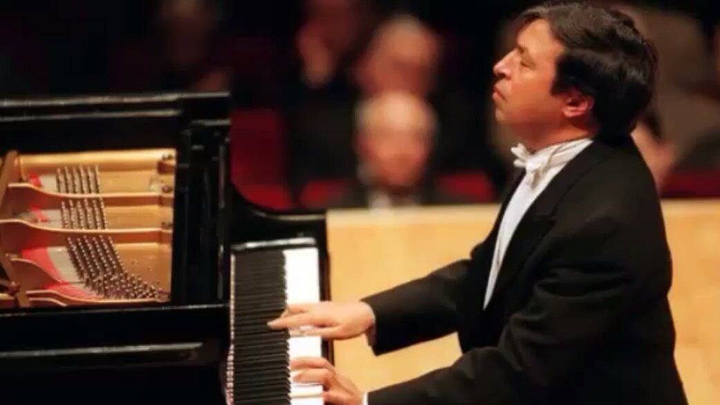 Happy Birthday Murray Perahia !

 