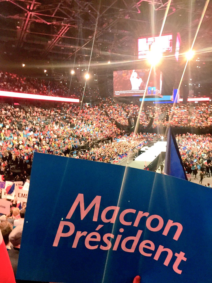 SValeyre's tweet photo. #MacronPresident #macronbercy #macron2017 https://t.co/R9x4Iv9uWr