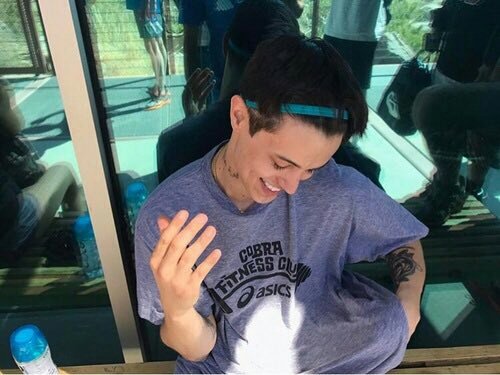 Rpgdts's tweet image. -Derek luh 
-19 ans 
-hétérosexuel
-savior 
- @hdykbgl