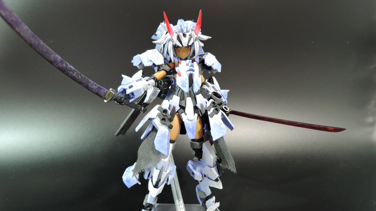 紙白 スラスター中毒者 V Twitter Fag Faオリジナル装備解説 専用太刀 墨炎 スミホムラ 紫色の刀身と漆黒の刃紋の太刀 緋炎 と同じ素材で出来ており装甲はおろか盾ごと両断する程の切れ味を持つが緋炎に比べて刀身が長く身幅も広い為取り回しに少々の難がある