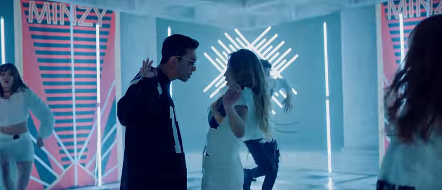 piratekingeight's tweet photo. [#Video] #Minzy revela MV para 'NiNaNo' com participação de #Flowsick! 
-LiaKim
https://t.co/GECPpUHGqP https://t.co/rVigBKickp