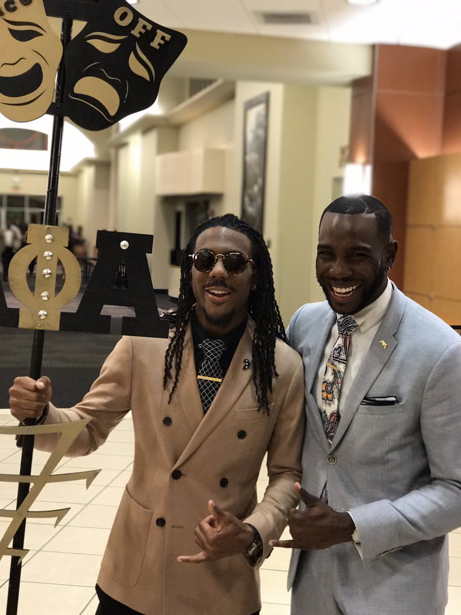 B_Certified_'s tweet image. Dammmmit the Glo up is REAL #AceAndTailChronicles #2YearsIn