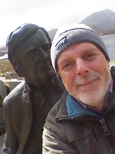 DavidRoger1951's tweet photo. Selfiefying with the geologists at Knockan Crag! #Asainte #snh #NC500 https://t.co/QH9y6VM6eV