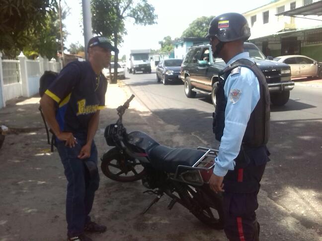 Prensa_PEB's tweet photo. #AquíEstáElTrabajo
#AzulesPEB Activados en Puntos de Control para garantizar a la población la mayor sensación de seguridad https://t.co/eFUC77SNrN