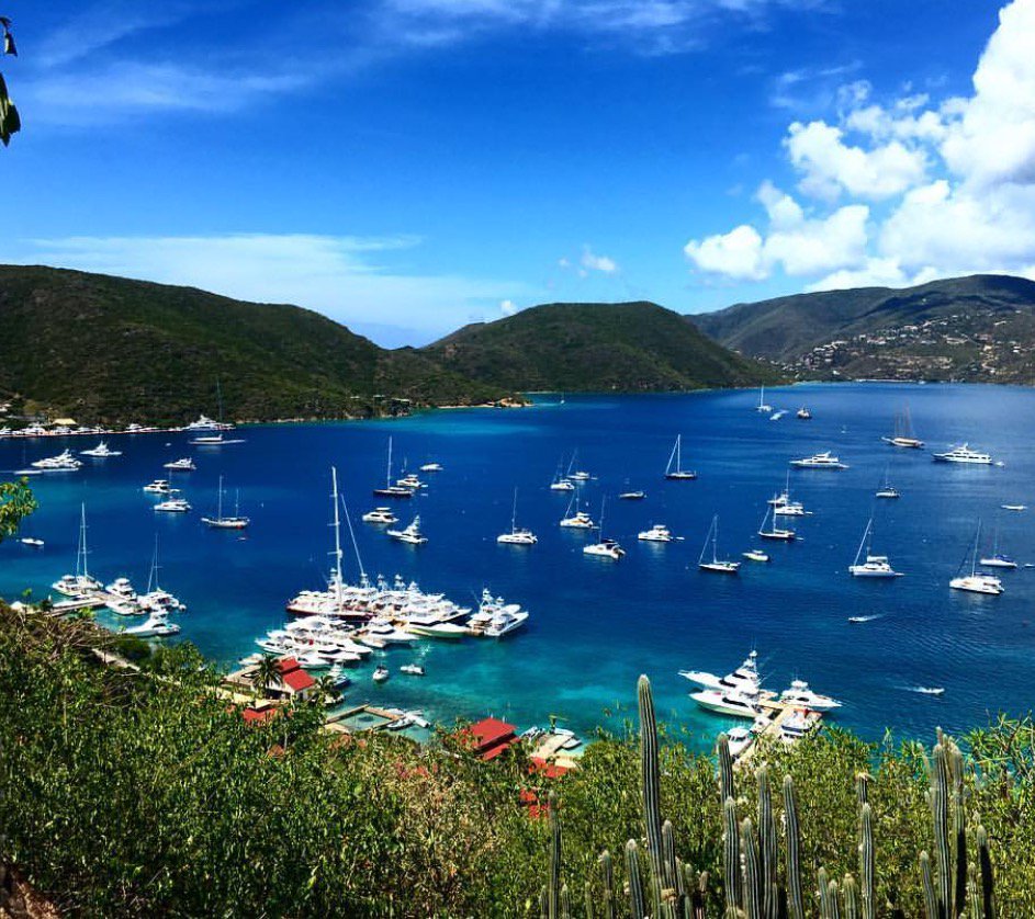 BITTERENDYC's tweet photo. Hiking the #trails high above #BEYC and North Sound offers a great view &amp; even better perspective! #mondaymotivation #BVI #caribbeanview https://t.co/JqEAVAdMcU