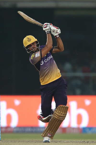 IPL's tweet photo. #IPL Match 18 - @KKRiders 169/6 (19.5 overs) beat @DelhiDaredevils 168/7 by 4 wickets. Relive the game here https://t.co/2qEbKKmfct #DDvKKR https://t.co/u75noPq0dy