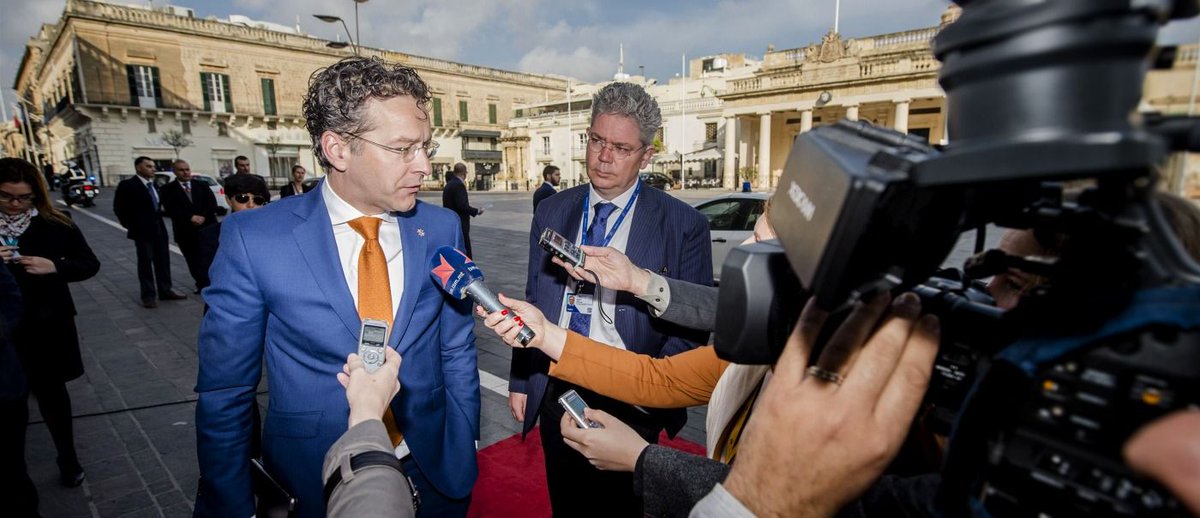 .<a href="/ewaldeng/">Ewald Engelen</a> fileert de @Volkskrant: 'mijlenver verwijderd van wat je van een kwaliteitskrant mag verwachten' buff.ly/2pro2WC