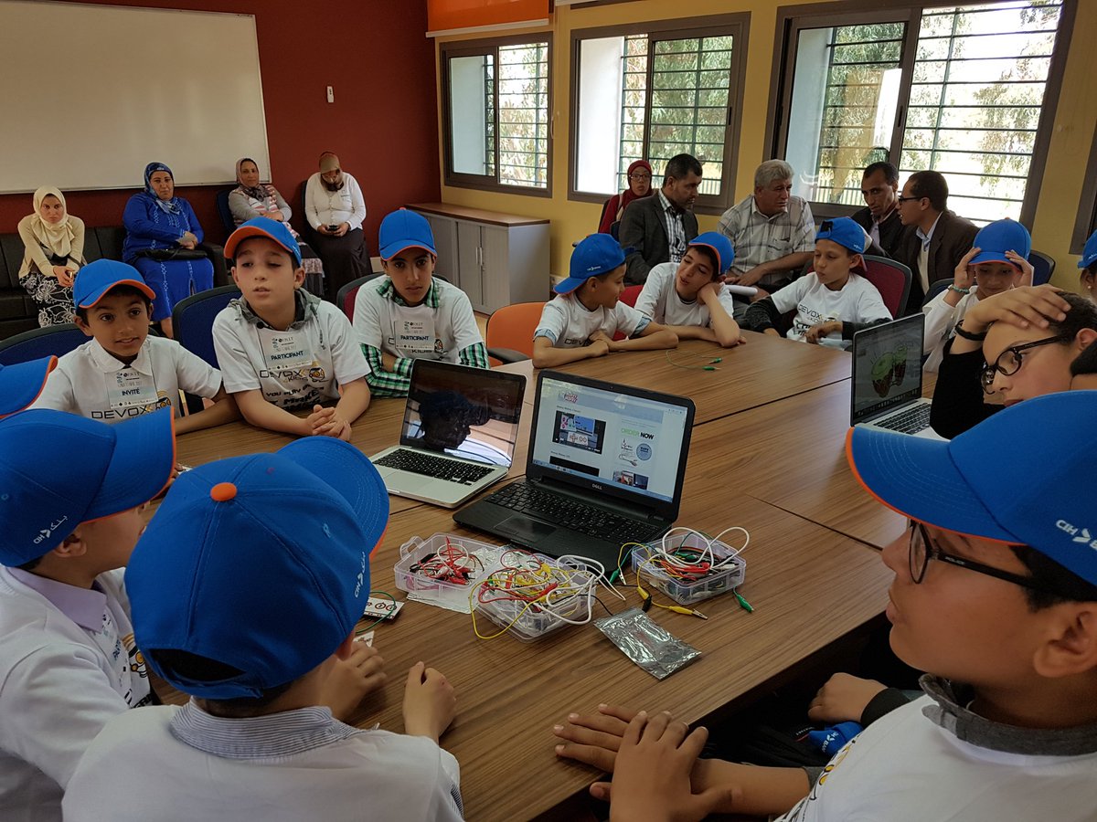 Devoxx4KidsMa's tweet photo. Here we go again with another #Devoxx4kidsMA workshops, this time in Khouribga #coding4everyone #Devoxx4kids https://t.co/K3D5hlCz1Z