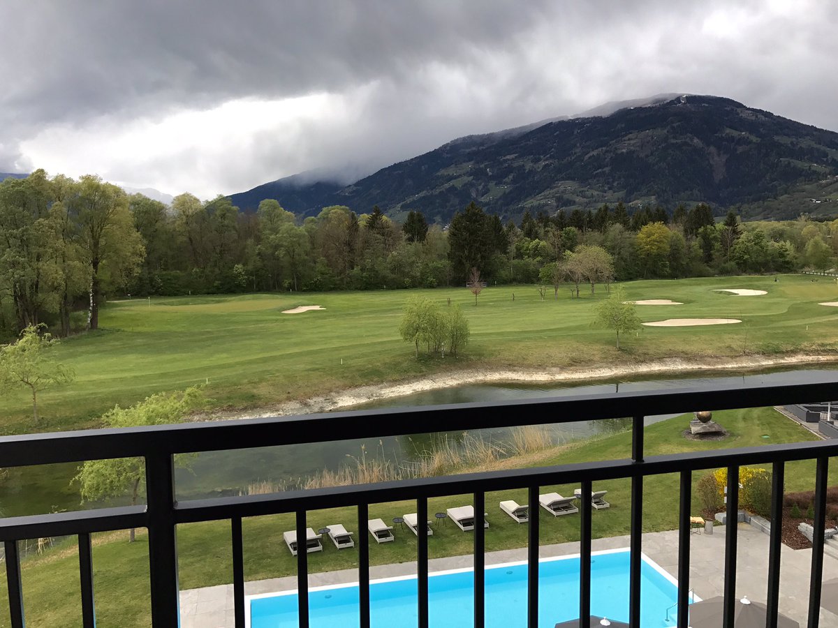 TheCourooons's tweet photo. the rain is coming ☔️ but what a great venue at Dolomitengolf Resort!😍 https://t.co/hb3tolCiCU