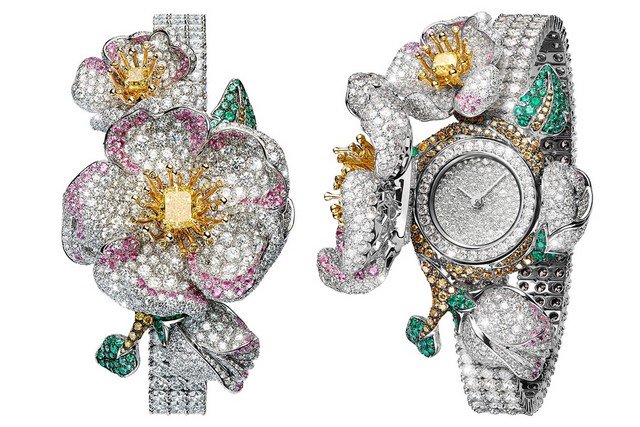 A peek inside the alluring world of secret #jewellery and hidden #watches ow.ly/9qUm30aPG7a via @TheNationalUAE