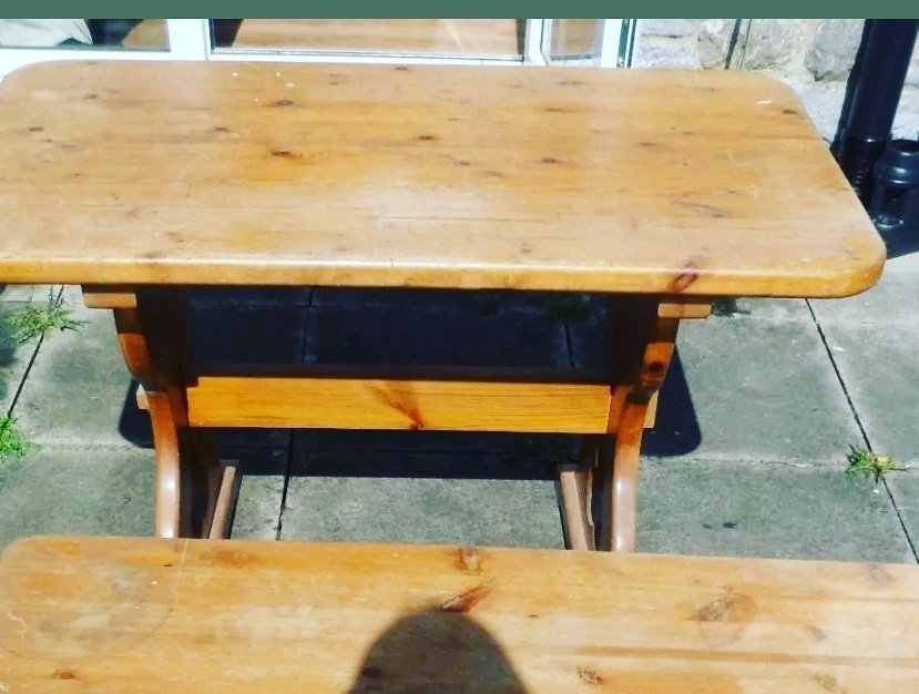 Picking this dining table up tomorrow #WorcestershireHour, it's always nice to upcycle for your own home!