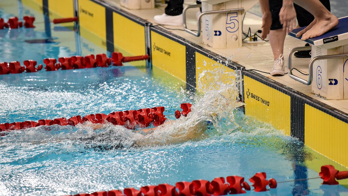 PaulMcRae5's tweet photo. @Cardiffswimclub @swimwales #SWLC17 and the backstroke finish in the relay https://t.co/aL72Nhf1iW