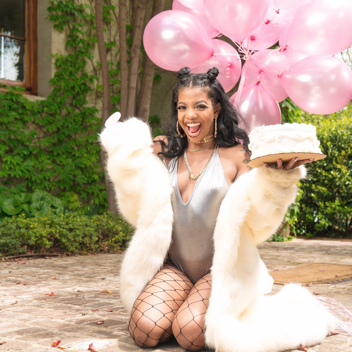 dearra's tweet photo. #bishdearra21 ya dig!🎉🍾 finally 😋 https://t.co/el4ICxQtHh