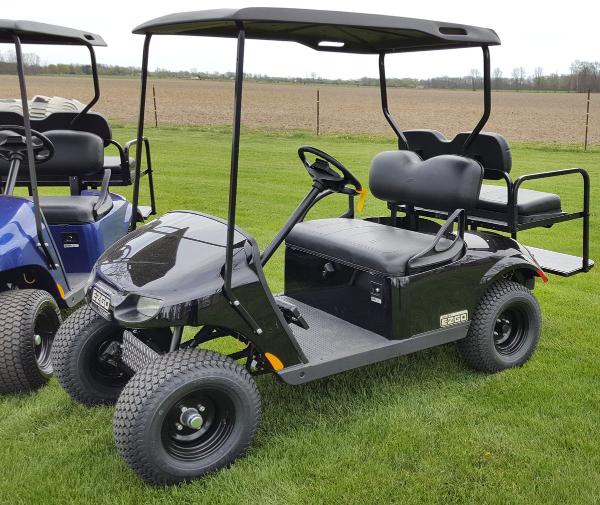 TippCityGolfCar's tweet photo. NEW 2017 #EZGO Valor Gas 13.5HP  #Kawasaki Gas Engine READY TO GO
https://t.co/M5oOlLLsq3 https://t.co/NMrApgSzIj