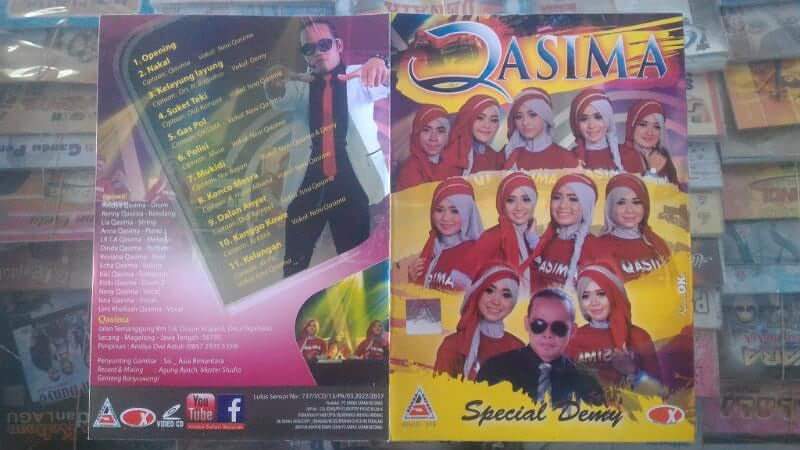 Official_Qasima's tweet photo. Segera dapatkan album terbaru Qasima "Spesial Demy" di toko VCD terdekat
Produksi @SafariRecordsID 
Info/pemesanan
WA : 081510077760 https://t.co/zoAkSgYDof