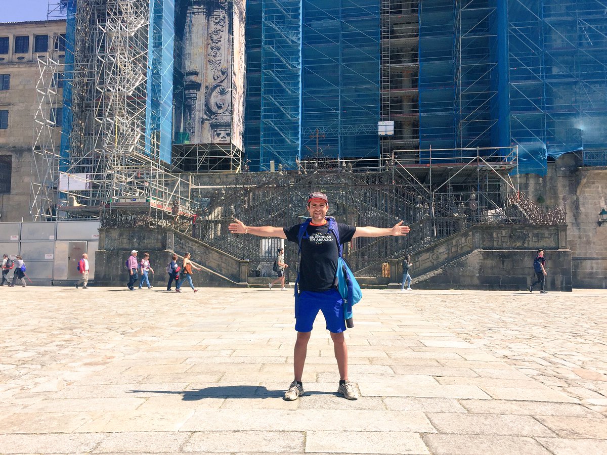 Pues llegaron a Santiago después de 1115km. Enhorabuena <a href="/ASICSspain/">ASICS España</a> ¿Os venís al Finisterra?