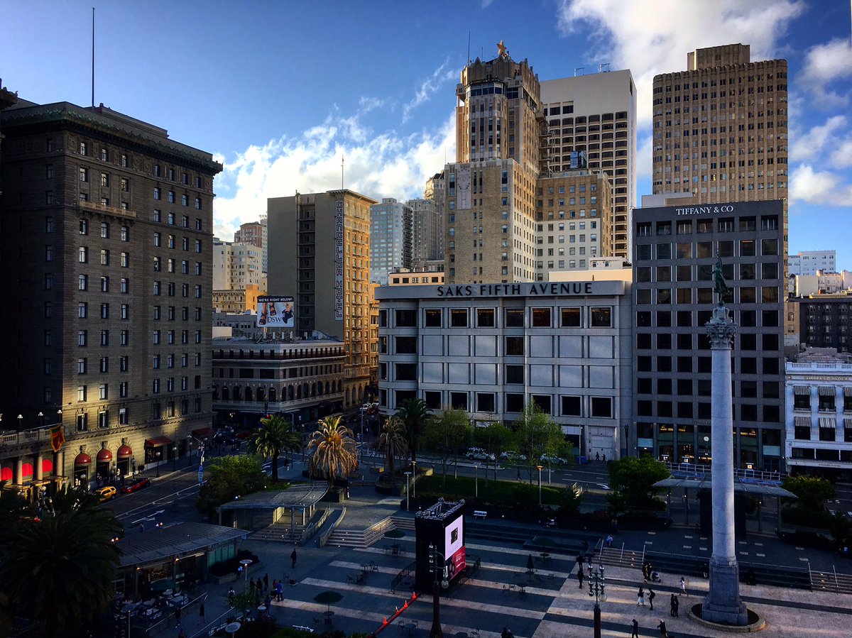 paulfullcircle's tweet photo. Cheesecake with a view @Cheesecake @Macys @UnionSquareSF #Cheesecake #delicious #SanFrancisco #iphone #photography #Skyline https://t.co/GVN6GO00TS