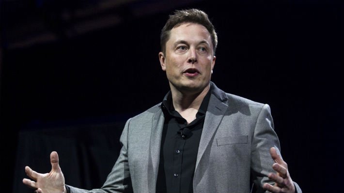 Emol's tweet image. Elon Musk revela detalles sobre el futuro de Tesla y sorprende con nuevos modelos ow.ly/8ZK530aUTPD