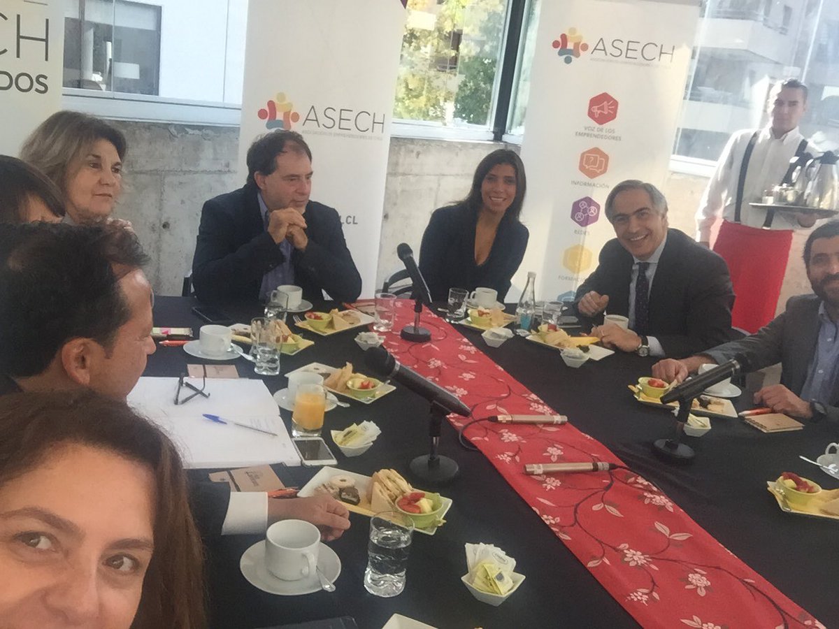 ChavezCrooker's tweet photo. La CyT cuando se conecta con em emprendimiento indica que nos movemos a la economia del conocimiento. #ASECHalparlamento @ASECH_ag https://t.co/TiujcO9h8b