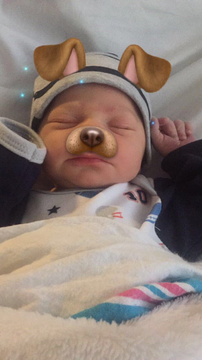 alyirenee's tweet photo. MCM 💛 #ilyson https://t.co/CUToa3cQQE