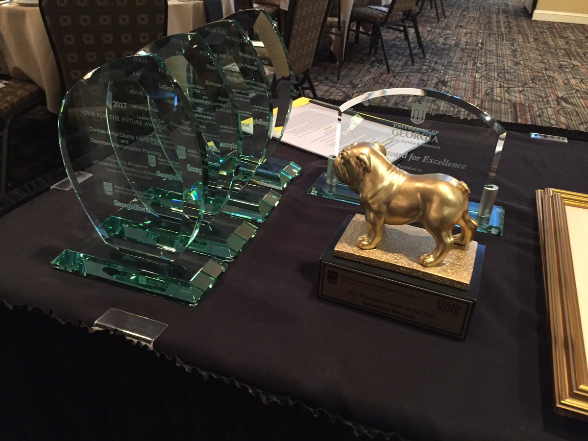 uga_serves's tweet image. We're getting ready to kick off #UGAHonors with #UGAServes Awards Luncheon.