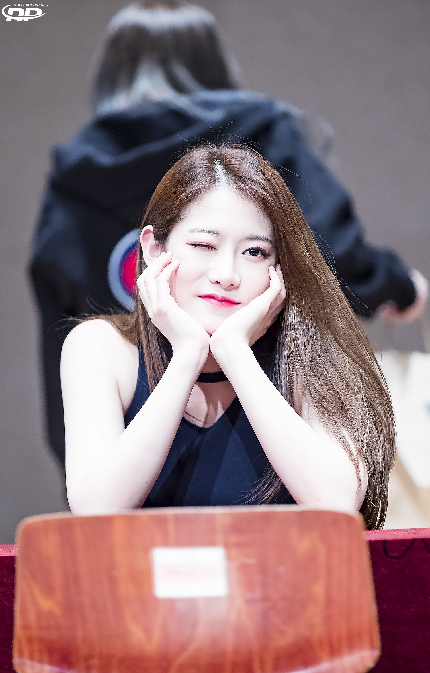 C9oGIHfVwAAHInj.jpg:orig