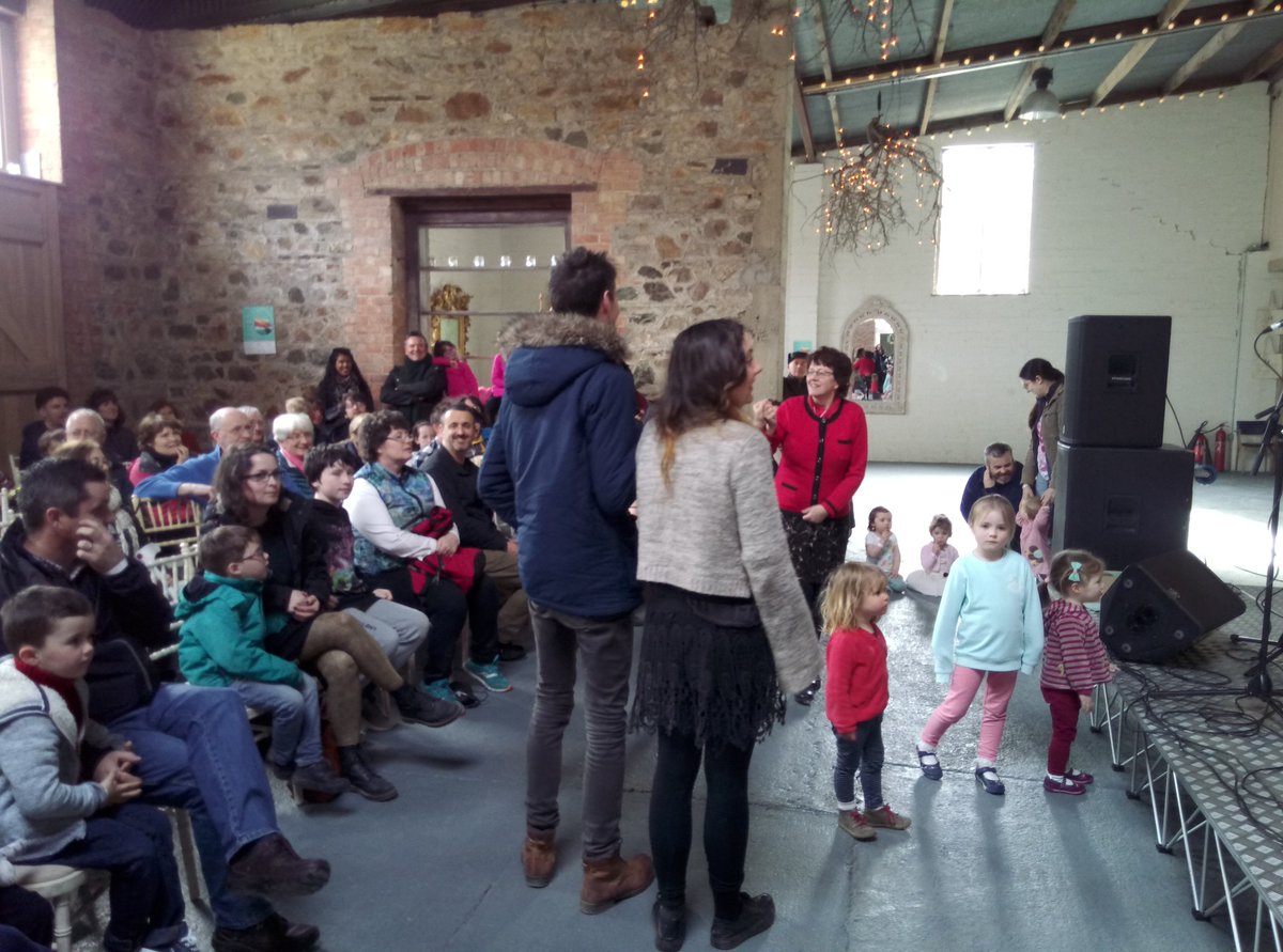 a half set kicking off here <a href="/CreativeWicklow/">Creative Ire Wicklow</a> hup!