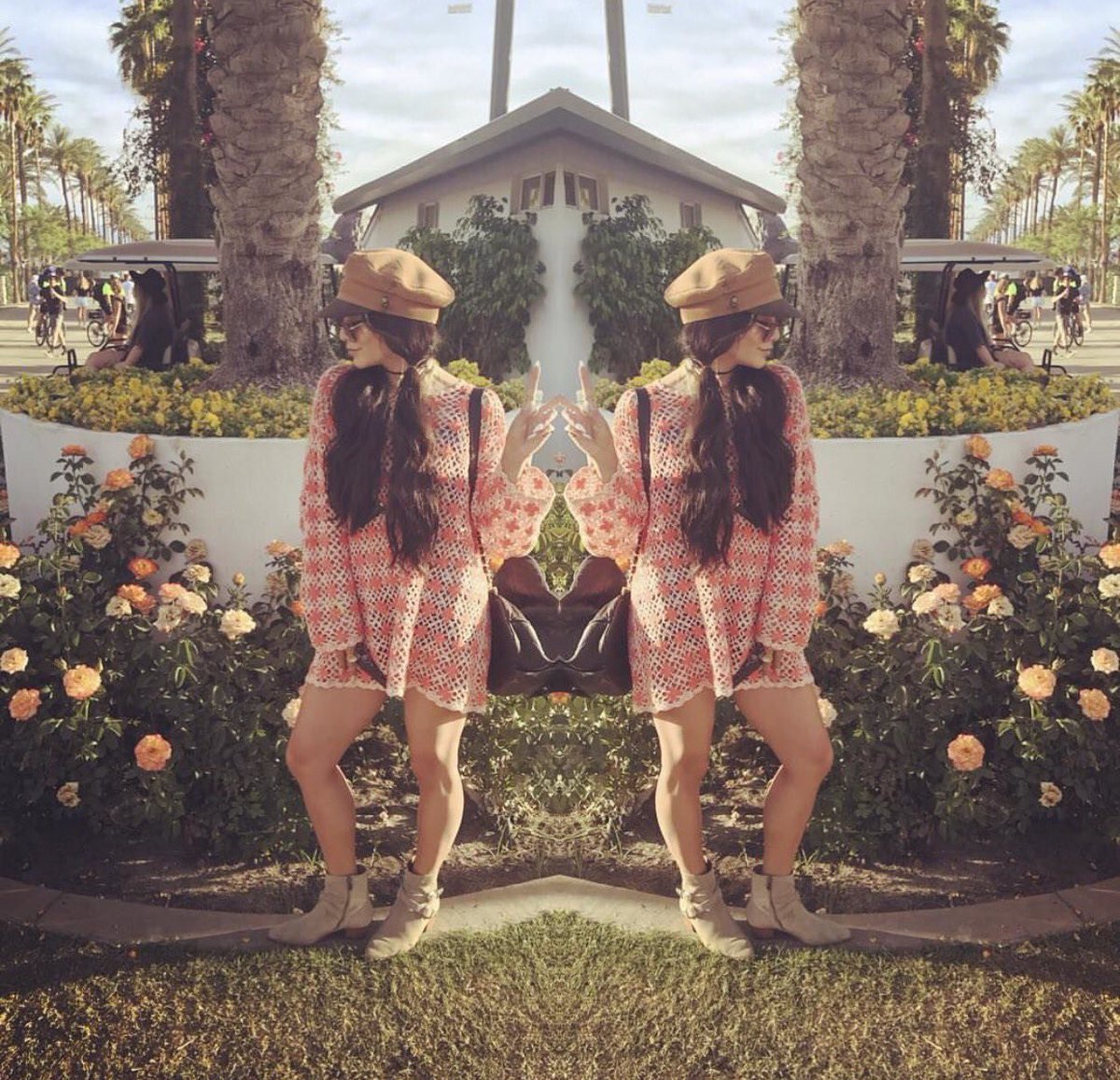 VanessaHudgens's tweet photo. Peace out ✌🏼, #Coachella! It's been real 🌹 🌹 🌹 https://t.co/ePVCvIHu89