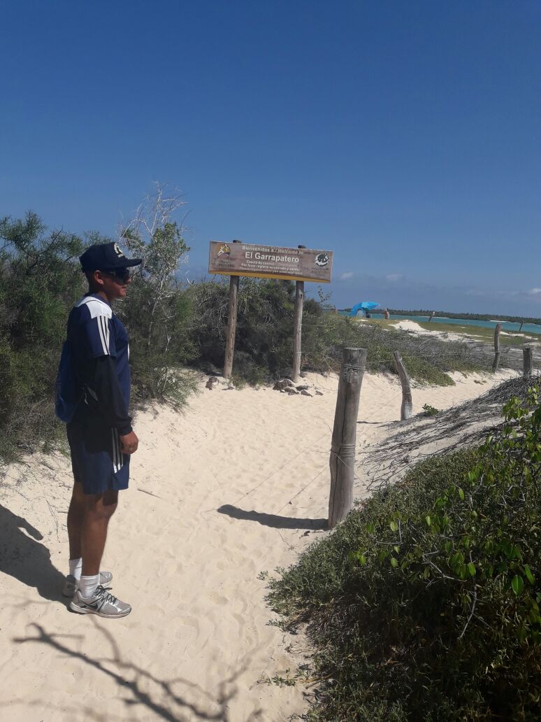 #feriadosemanasanta La Capitanía d Pto Ayora comprometida con el cuidado del ecosistema marino y el control y seguridad a los turistas.