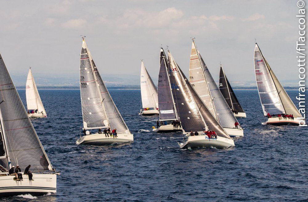 PressMareItalia's tweet photo. https://t.co/svweqgz1R6 #nautica #barche #vela #regate #sport #Pasquavela #Argentario #YCSS #IRC #ORC #PortoSantoStefano https://t.co/ZAUFwpptHA