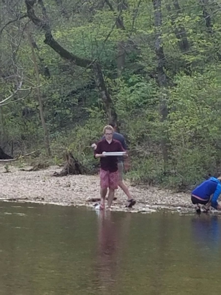 WillardScience's tweet photo. Geology and Ecology Field Trip #itsgoodtobeatiger #handsoninscience https://t.co/OSy2C7yLyy