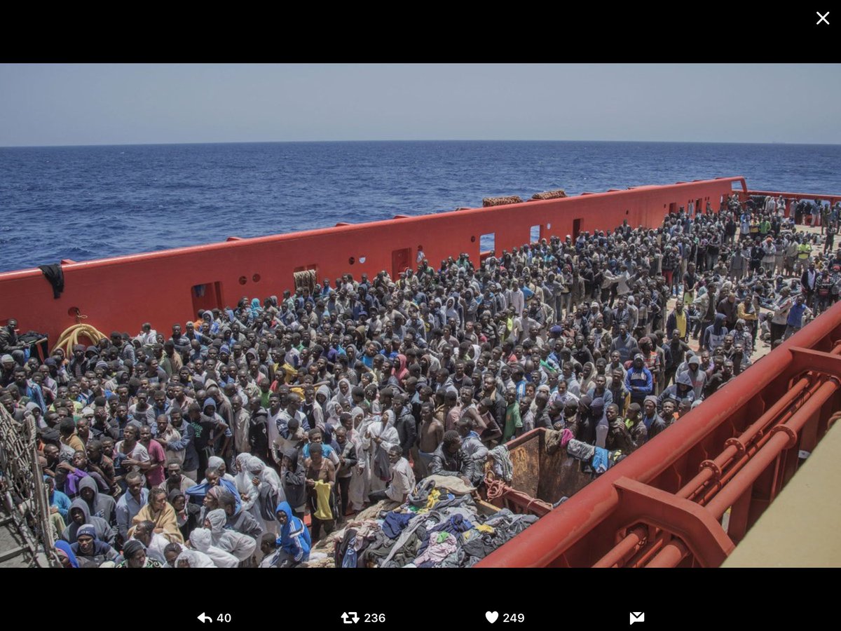 EffeF61's tweet photo. Come fate a dire che questi son stati "salvati in mare"? ... LA PIÙ GROSSA PRESA PER IL CULO DELLA STORIA ITALIANA https://t.co/CEvWY5S7DG
