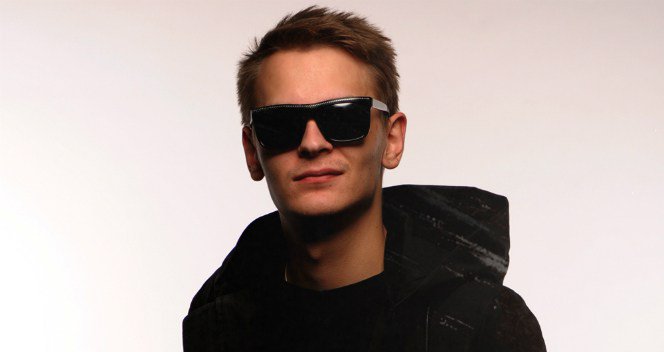 .<a href="/HrederikOkel/">Hrederik</a> dropping a deep &amp; tech house groove #deephouse #techhouse #techno tanzgemeinschaft.com/hrederik-guest…