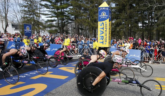 #ILLINOIS women take 2nd, 3rd, 4th, and 5th place in <a href="/bostonmarathon/">Boston Marathon</a> 👏 news-gazette.com/news/local/201…