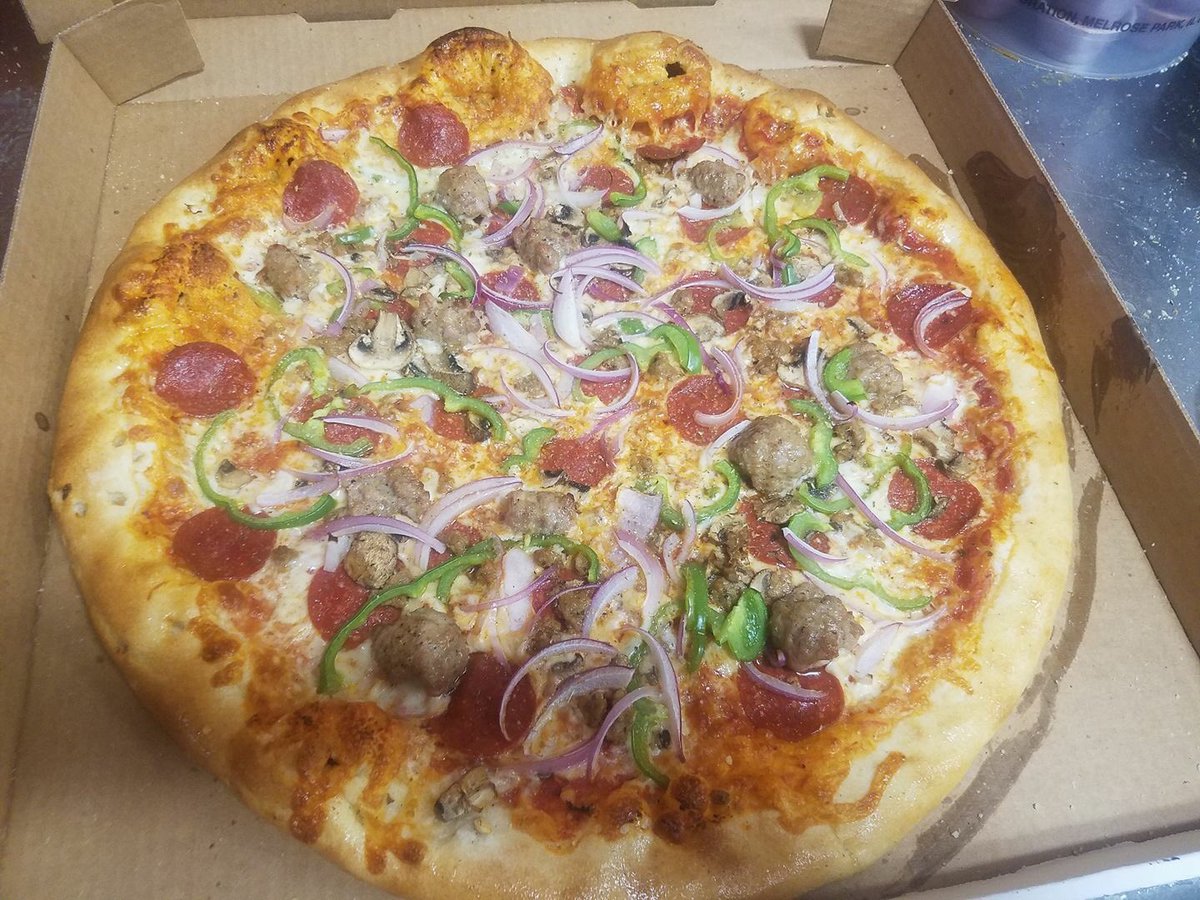 spinellispizza7's tweet image. 18&quot; Double extra large supreme. You know you want one!! 😍🍕 #pizza #spinellispizzeria