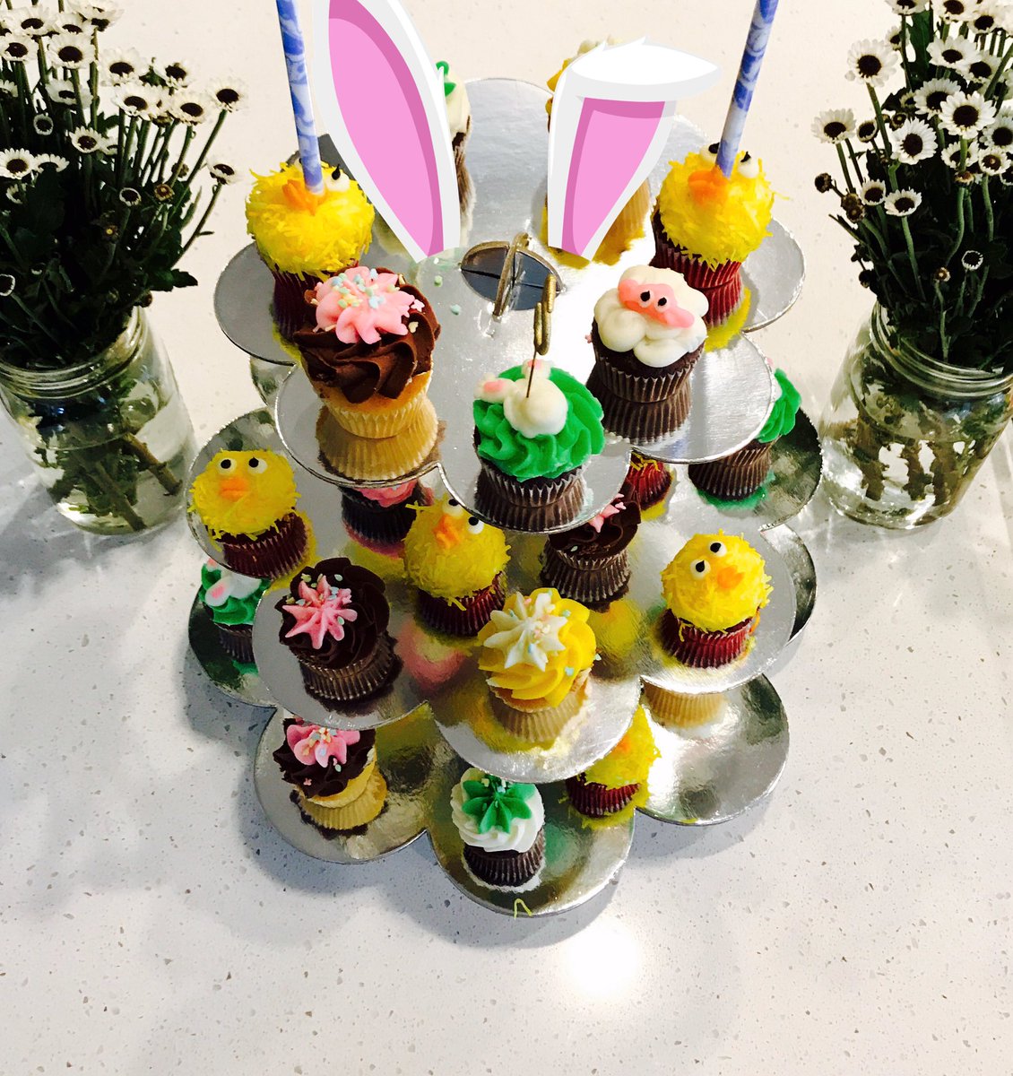 simply_baked_'s tweet photo. #HappyEaster...a little late, hope everyone had a good one!  #cupcakes #cateringsupplies https://t.co/iQZBTFVHrD