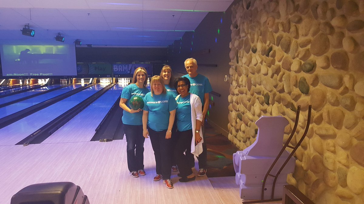 mansfield90's tweet photo. Holland #211 helping out Big Brother Big Sister @d16Volunteers https://t.co/le4vkeCrC3