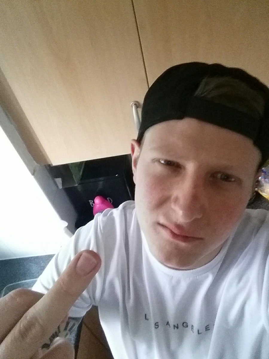 kingalphatom's tweet image. Treat ur king 💰💴💵💶💷💸💳👑👑👑👑👑👑👑