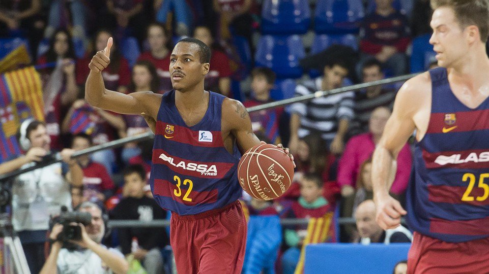 ¡Vive la emoción del baloncesto! Sorteamos entradas dobles para el partido entre FCB Lassa y Unicaja Málaga