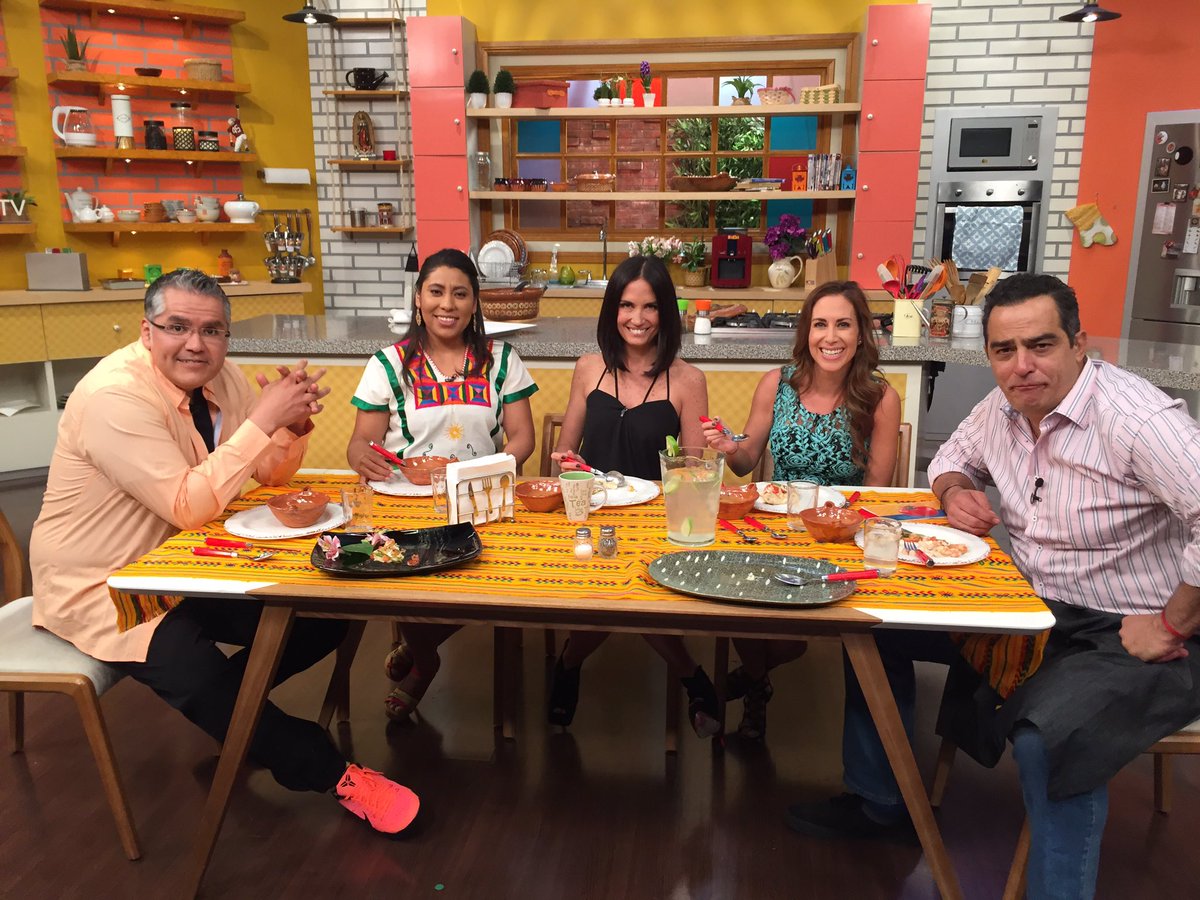 ¡Muchas gracias por acompañarnos en nuestro programa 200! 
¿Qué fue lo qué más les gustó? 
🎉🎊🎉🎊2️⃣0️⃣0️⃣🎉🎊🎉🎊🎉